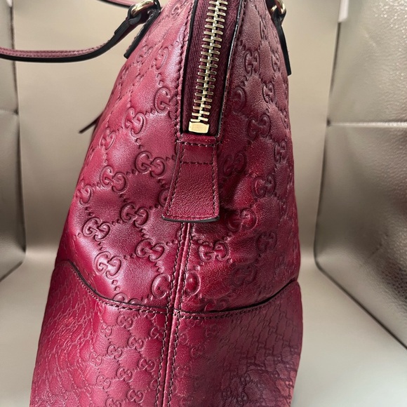 Stunning Y2K Authentic Gucci Bree Dome Tote in Ruby Red - Picture 5 of 16